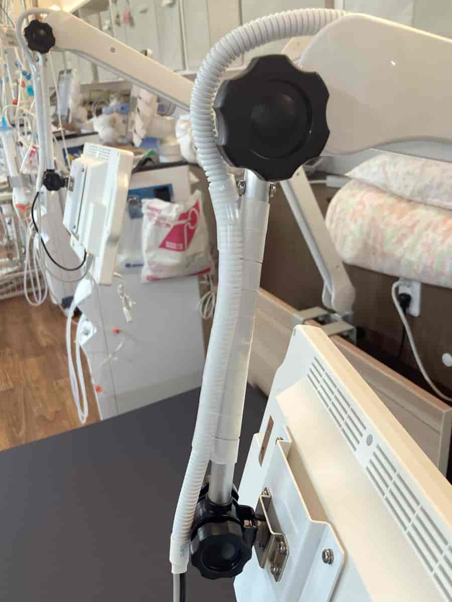 ベッド用アームテレビ３